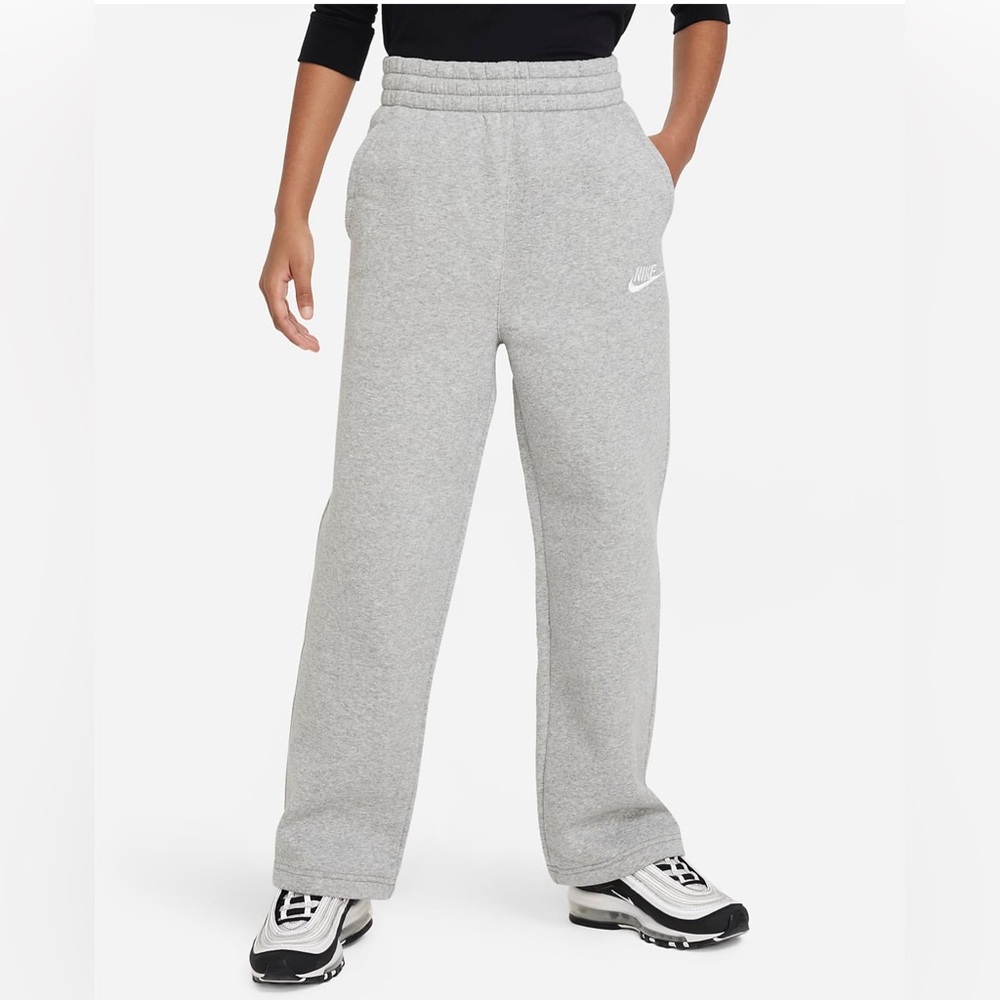 NEW Nike Sportswear Club Fleece
Big Kids' (Girls') Wide-Leg Pants size Small
